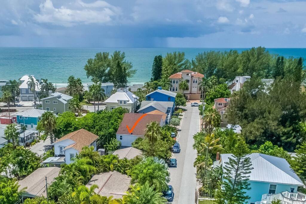 Large Private Home With Swimspa 100 Steps From Beach St. Pete Beach Ngoại thất bức ảnh